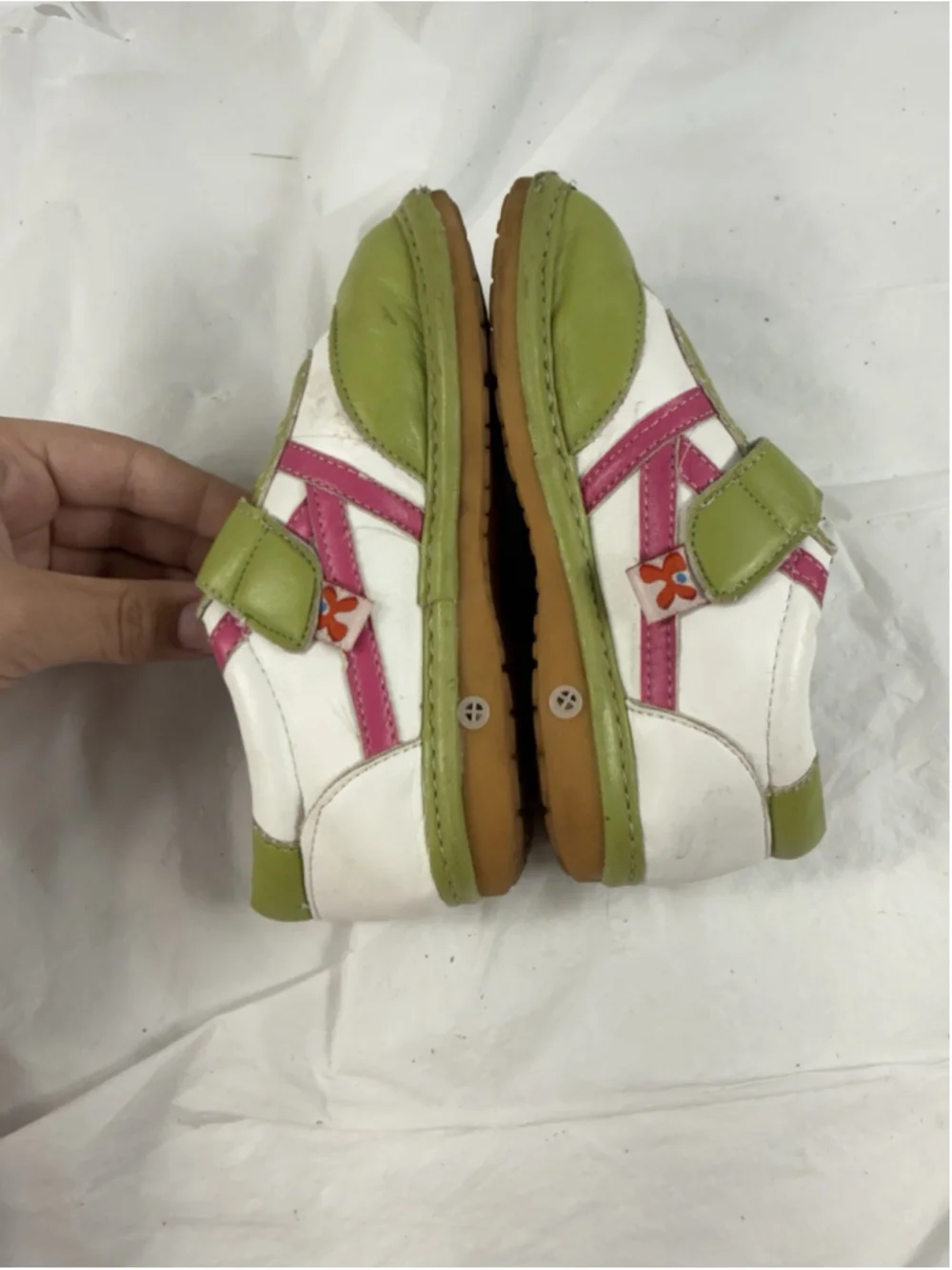 Hide & Squeak Toddler Girl's Green Strapped Shoes Sz 9/25